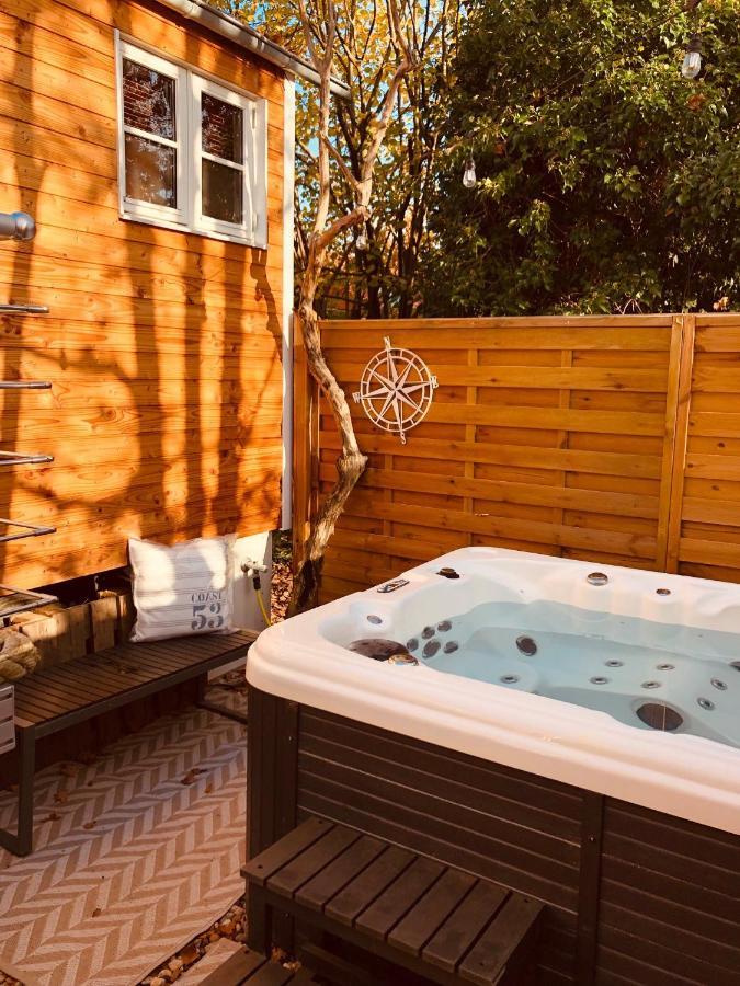 Zirkuswagen Mit Outdoor Whirlpool Und Garten Petershagen-Eggersdorf 외부 사진