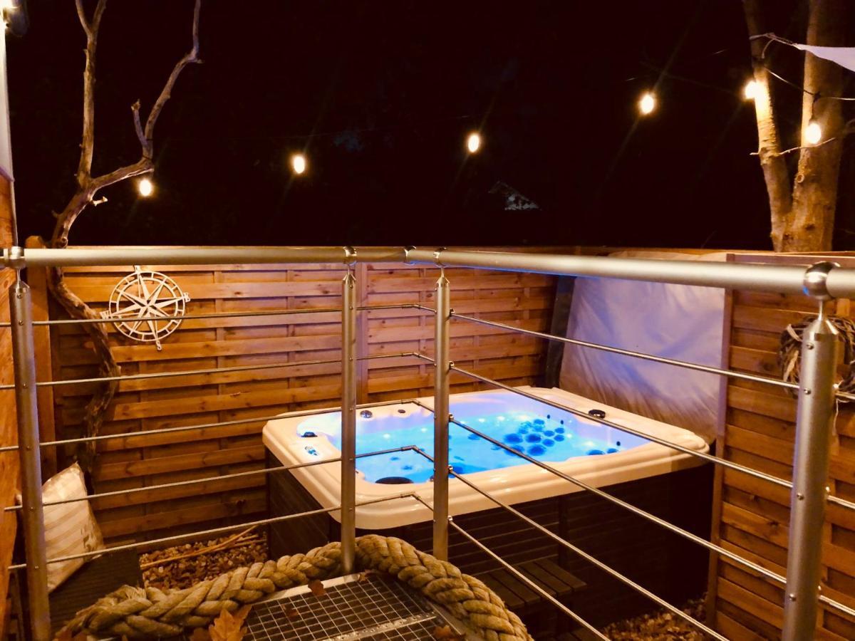 Zirkuswagen Mit Outdoor Whirlpool Und Garten Petershagen-Eggersdorf 외부 사진