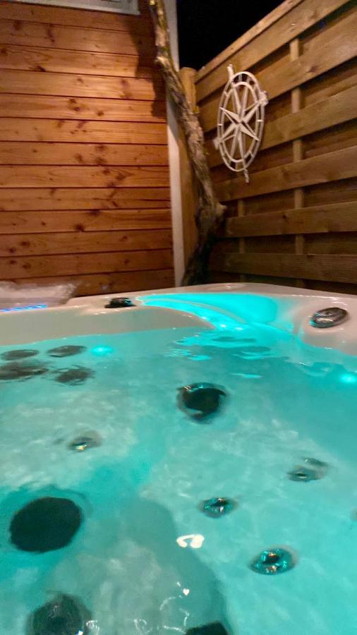 Zirkuswagen Mit Outdoor Whirlpool Und Garten Petershagen-Eggersdorf 외부 사진